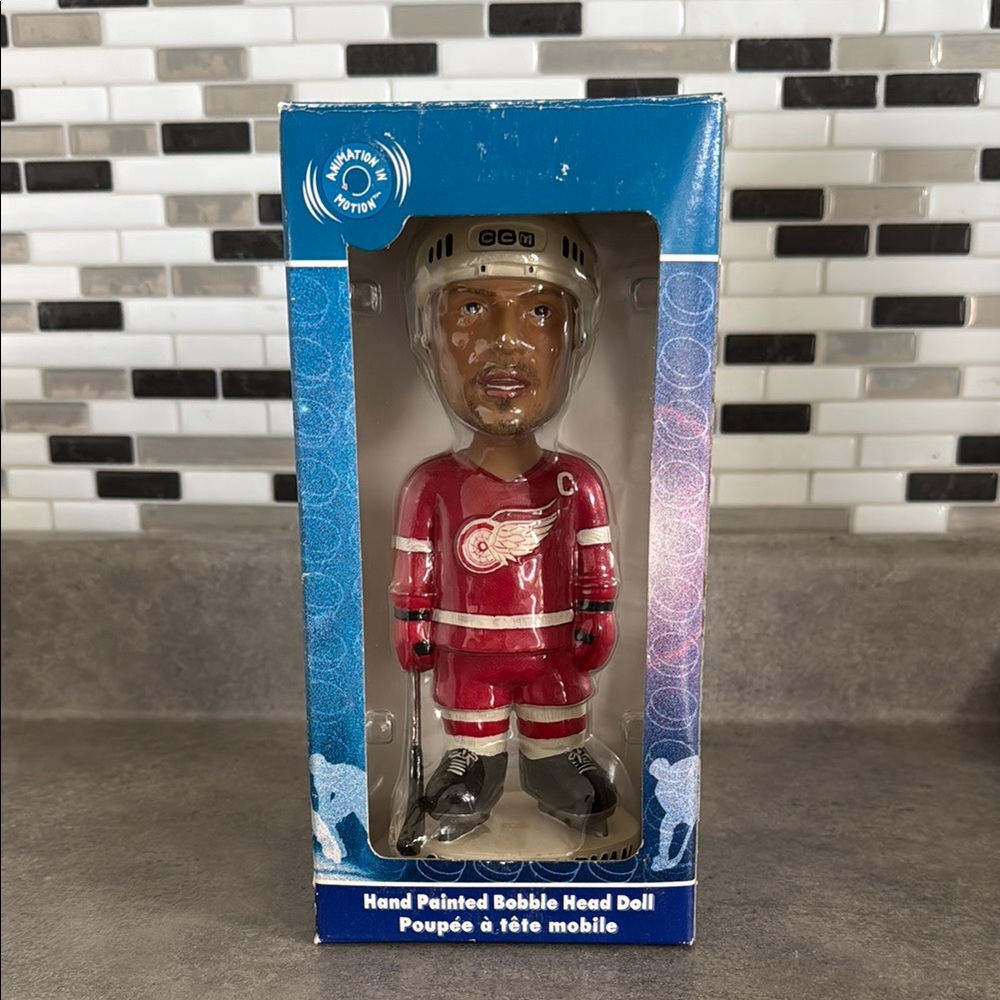 Steve Yzerman Collectible Series Bobblehead / 2001-2001 / NHL